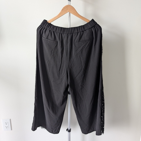 BNWT Black Floral Lace Mesh Pants - Picture 2 of 4